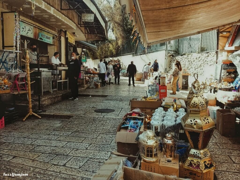 محافظة القدس ومكانتها الاقتصادية : اقتصاد يعتمد على الخدمات والسياحة الدينية